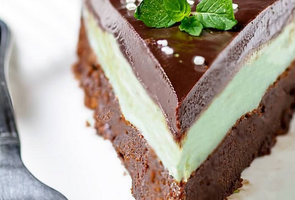 Peppermint Patty Flourless Chocolate Cake